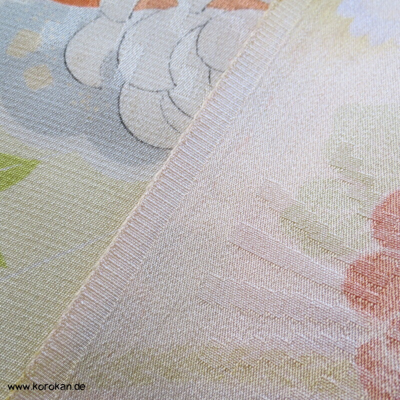 Araihari Kimono Seidendamast - klassische japanische Muster