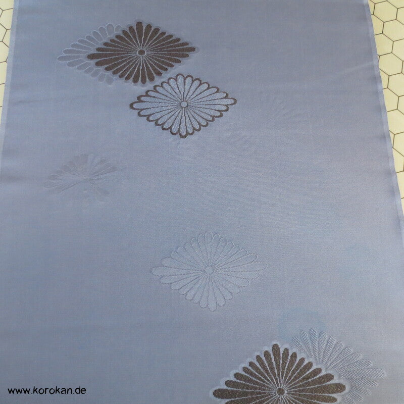 schwarz glänzende Urushi Diamanrauten in blau Seidenbrokat