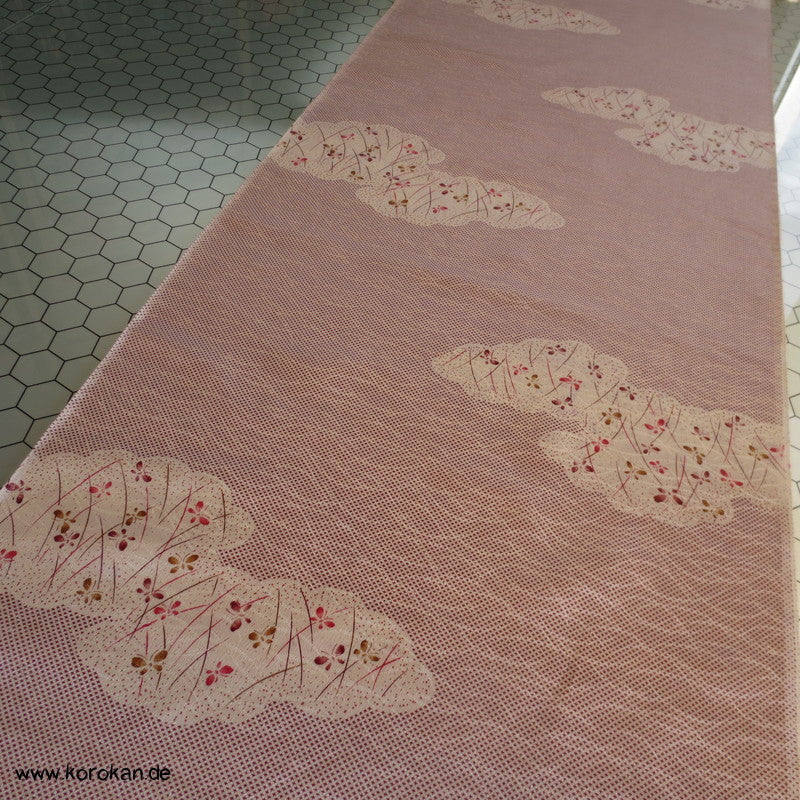 Wolken in denen Schmetterlinge schwirren Kimono Seide