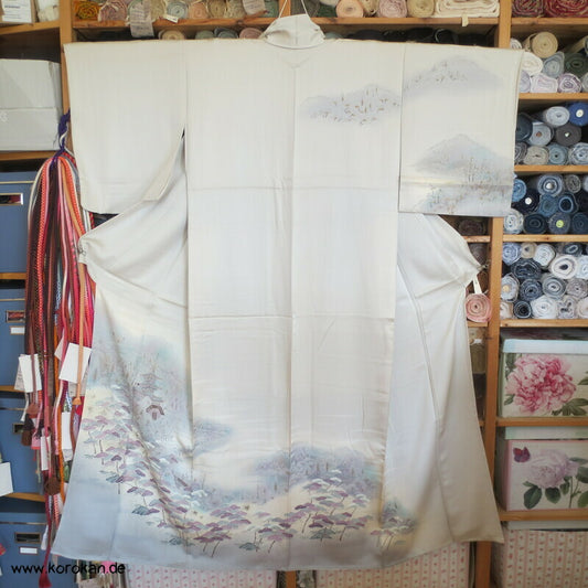 Tsukesage Kimono hellgrau Schneelandschaft mit Tempel