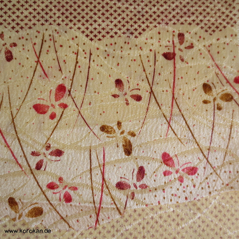 Wolken in denen Schmetterlinge schwirren Kimono Seide