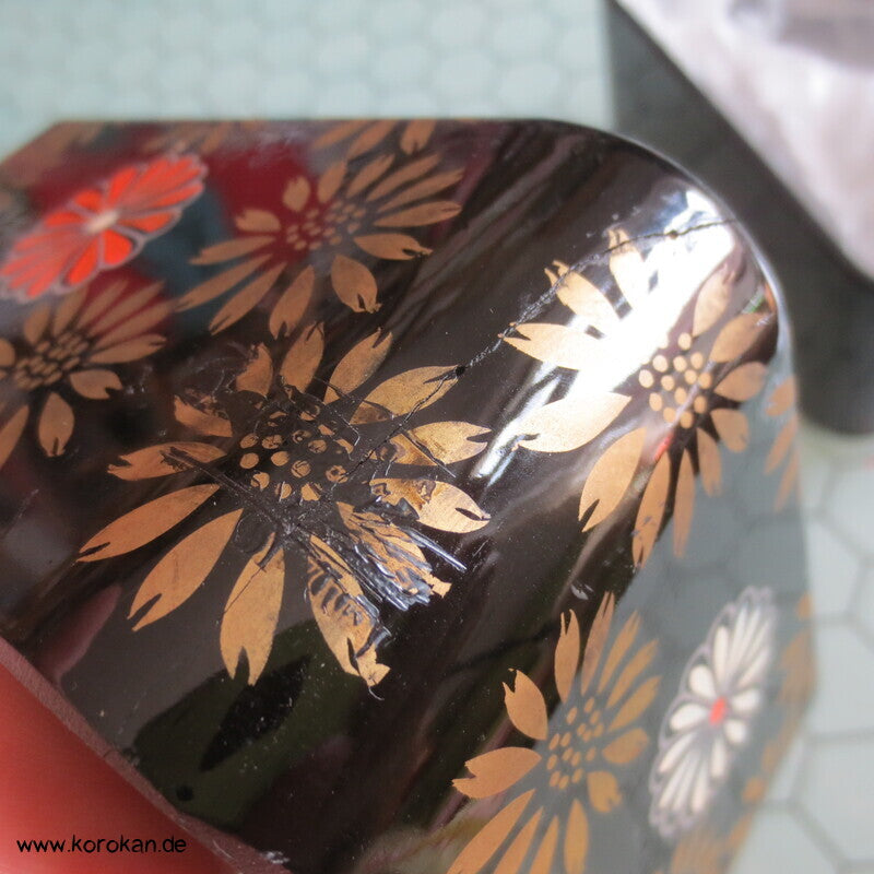 Bento Box Holz lackiert rechteckig mit Chrysanthemen in Lack