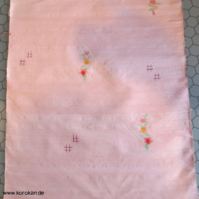 Igeta, Blüten Kasuri rosa Tsumugi Kimono Seide