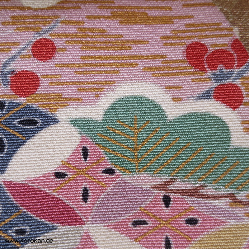 Blütenwirbel Araihari Furisode bahnenübergreifend