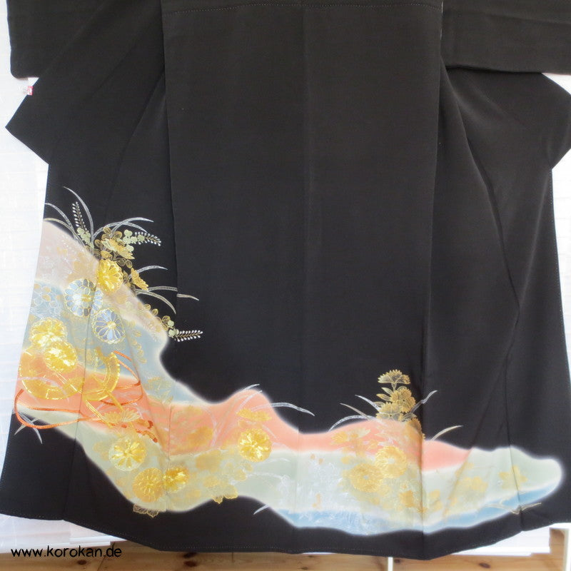 ausgestickte Chrysanthemen Tomesode Seiden Kimono