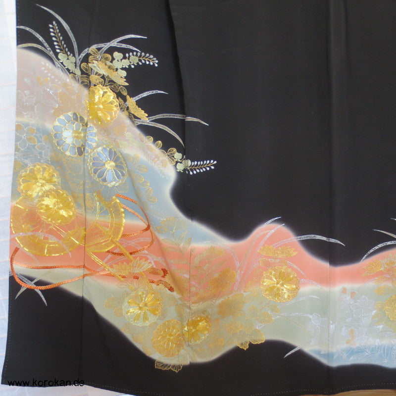 ausgestickte Chrysanthemen Tomesode Seiden Kimono