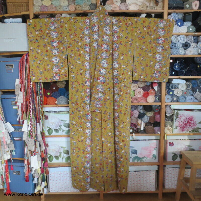 Vier Jahreszeiten Blumenrondelle Komon Kimono