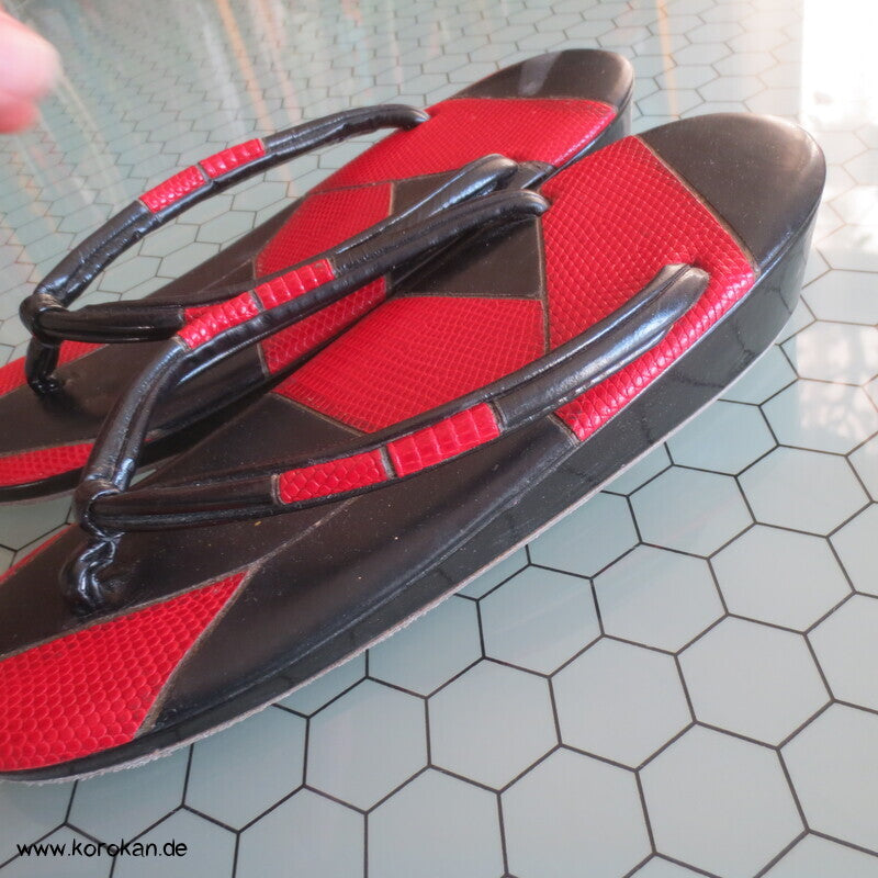 japanische Zori Zehensteg Sandalen, Schlangenleder Patchwork