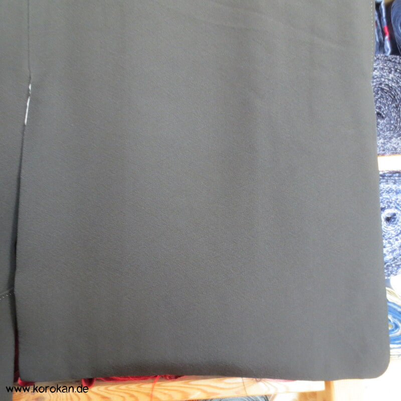 Bambusgebüsch mit gestickten blauen Spatzen Seidencrepe Tomesode Kimono