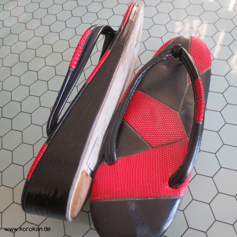 japanische Zori Zehensteg Sandalen, Schlangenleder Patchwork