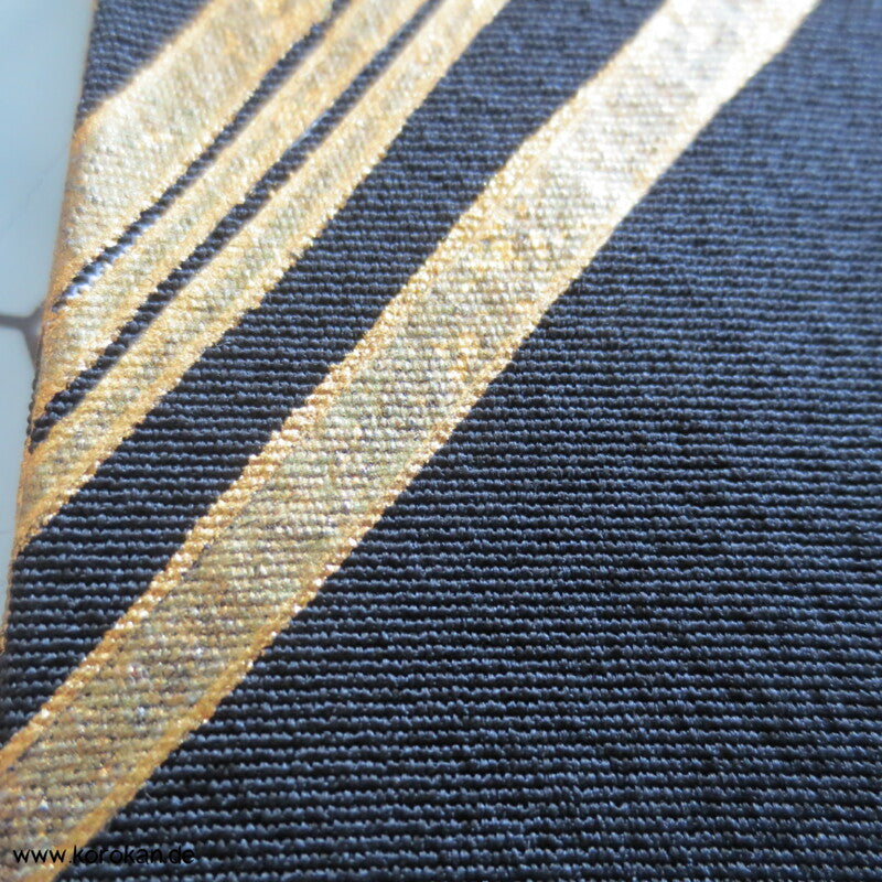 Bambusgebüsch mit gestickten blauen Spatzen Seidencrepe Tomesode Kimono