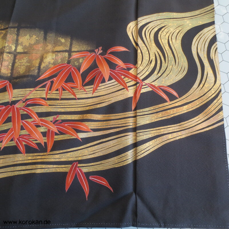 Bambusgebüsch mit gestickten blauen Spatzen Seidencrepe Tomesode Kimono