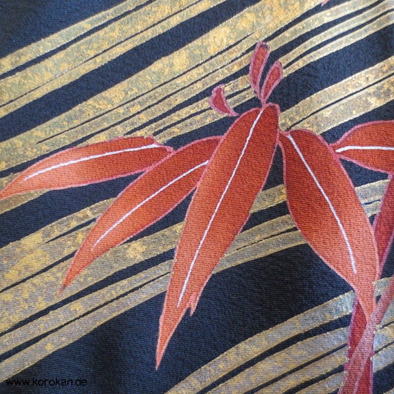 Bambusgebüsch mit gestickten blauen Spatzen Seidencrepe Tomesode Kimono