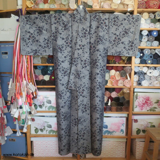 Tsumugi Seiden Kasuri Kimono Blumen in jeansblau