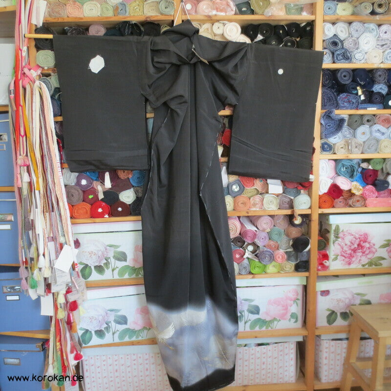 Tomesode, Kranichstickerei Golddruck, Seidencrepe Karieba