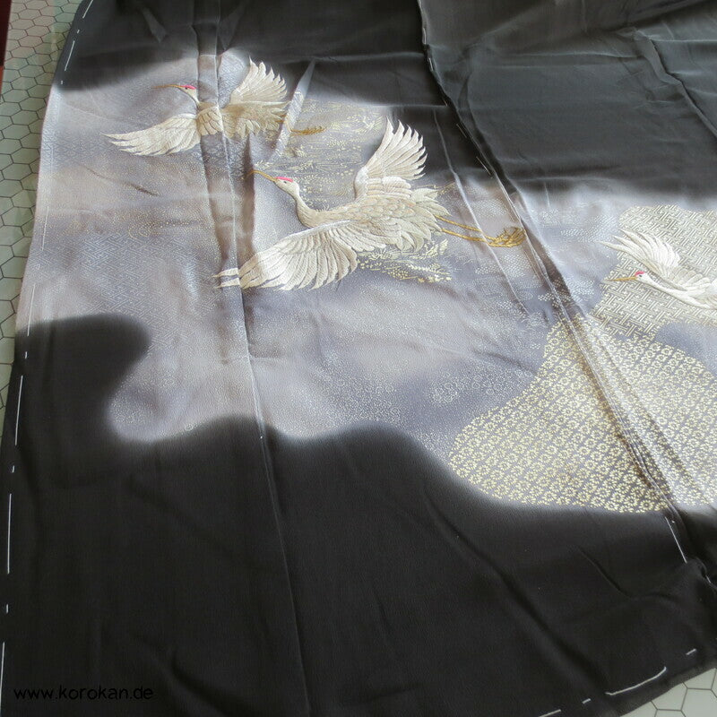 Tomesode, Kranichstickerei Golddruck, Seidencrepe Karieba