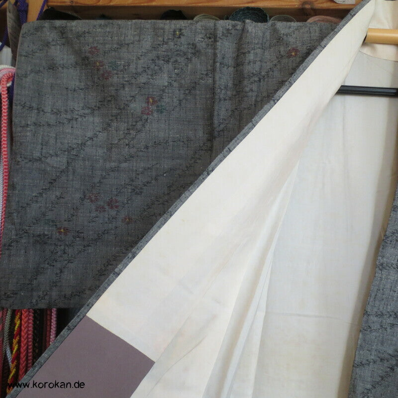 Tsumugi Seiden Kasuri Kimono zarte Zweige in grau