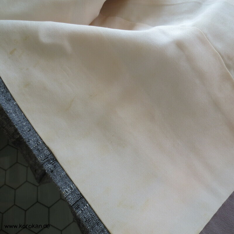 Tsumugi Seiden Kasuri Kimono zarte Zweige in grau