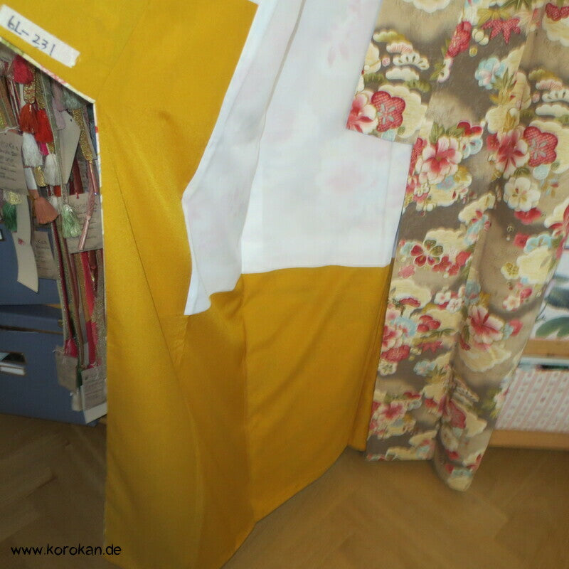 japanischer samtiger Synthetik Velour Chu Furisode Kimono, Hausmantel