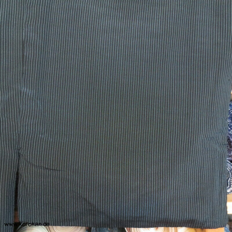 gestreifter Tsumugi Seiden Crepe Kimono