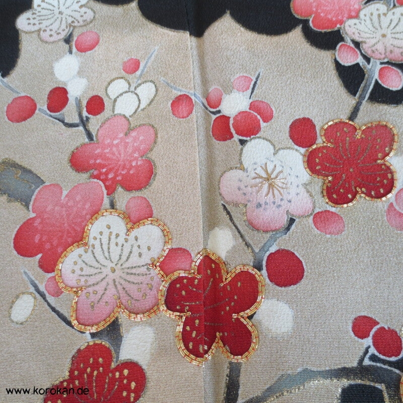 Sakura Zweige, grüner Ahorn Tomesode Seiden Kimono