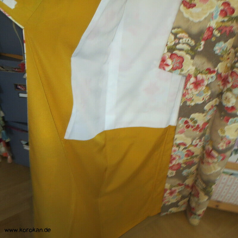 japanischer samtiger Synthetik Velour Chu Furisode Kimono, Hausmantel