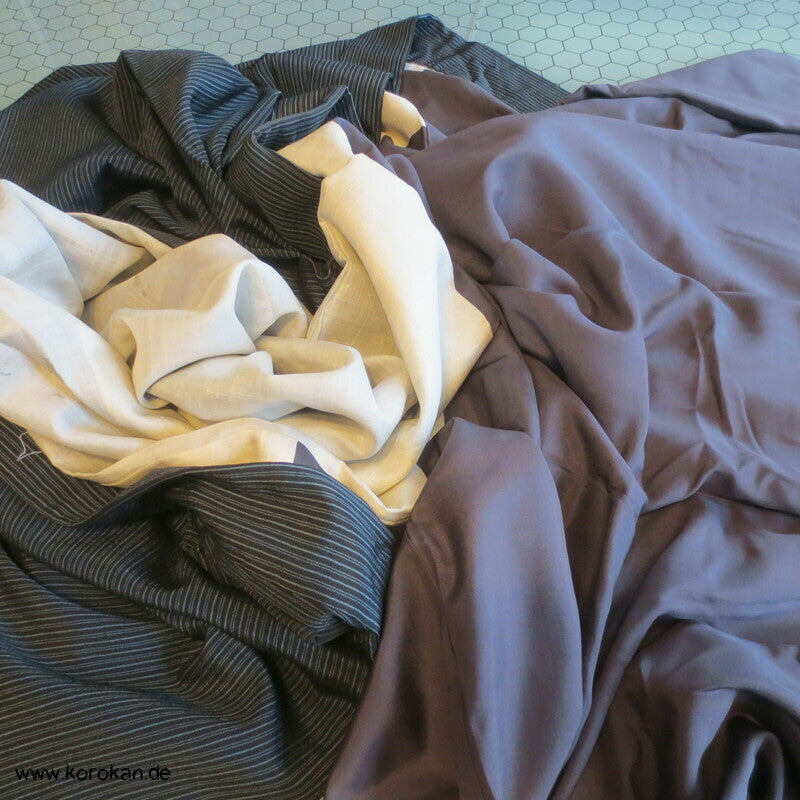 gestreifter Tsumugi Seiden Crepe Kimono