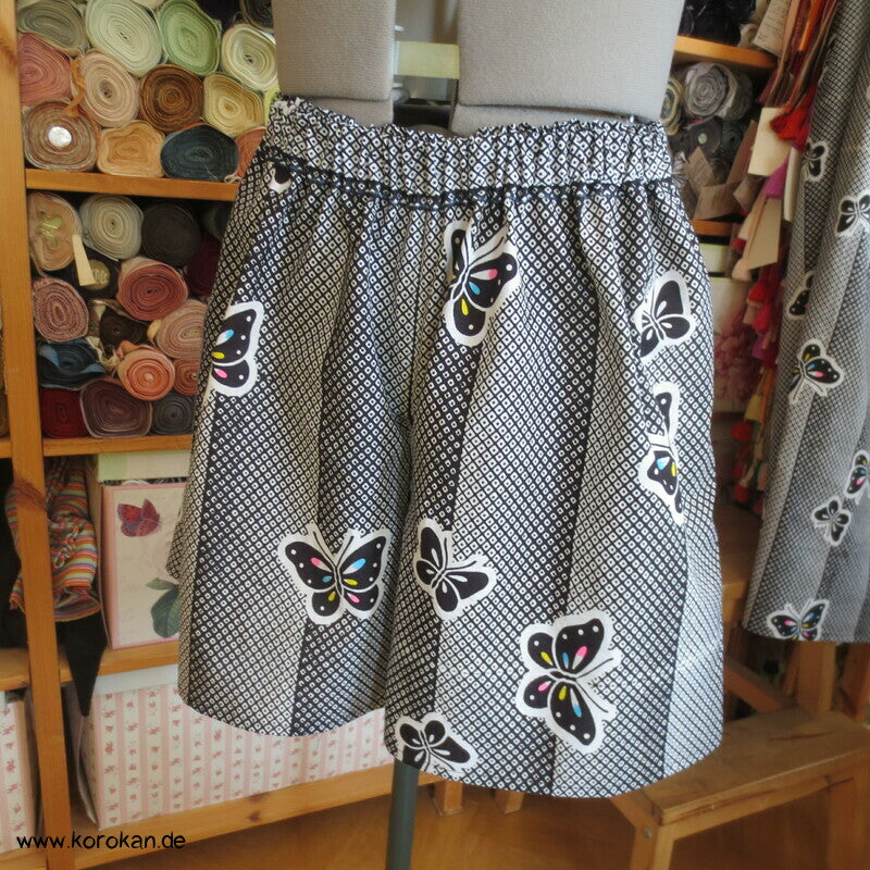 Hochsommer / Strand Shorts aus Yukata Baumwolle, Schmetterlinge, Gr. L