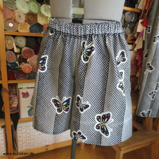 Hochsommer / Strand Shorts aus Yukata Baumwolle, Schmetterlinge, Gr. L