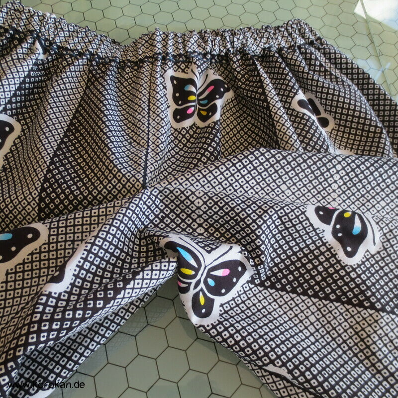 Hochsommer / Strand Shorts aus Yukata Baumwolle, Schmetterlinge, Gr. L