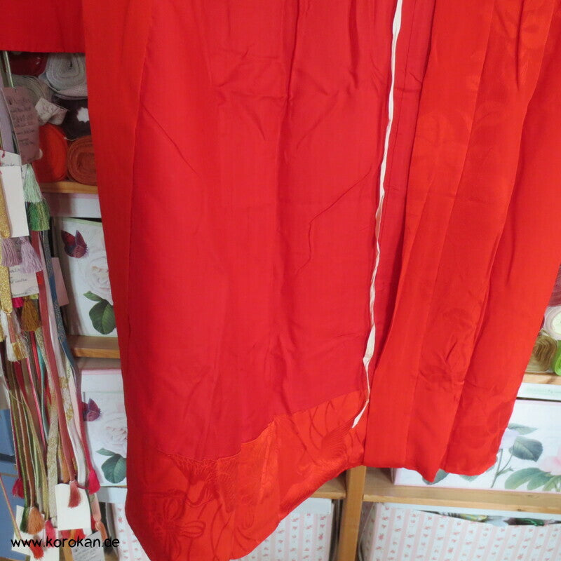 rote Rinzu Damast Seide Juban Unterkimono, Kranich bestickter Kragen