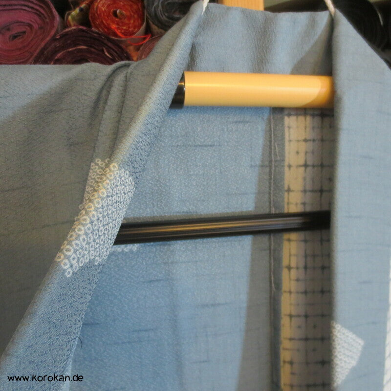 blaugrauer Synthetik Komon Kimono Fächer auf Streifen