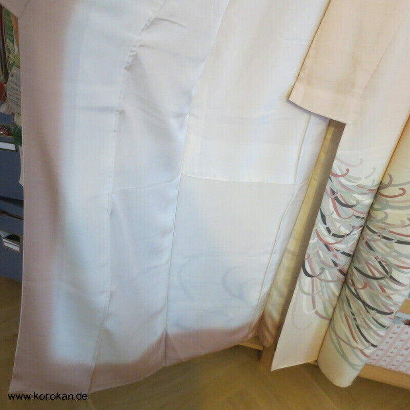 Rangiku Chrysantheme Homongi Kimono, blassrosa