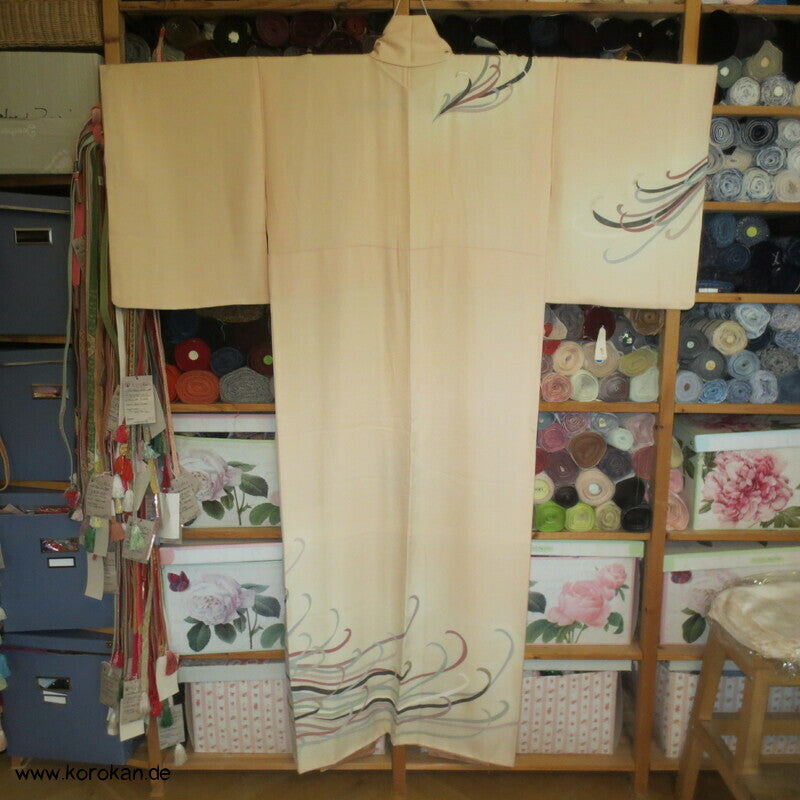 Rangiku Chrysantheme Homongi Kimono, blassrosa
