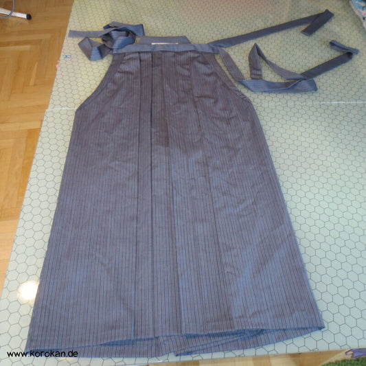 klassische Hakama  - Umanori Hosentyp - neu  - gestreifte Cool Wool
