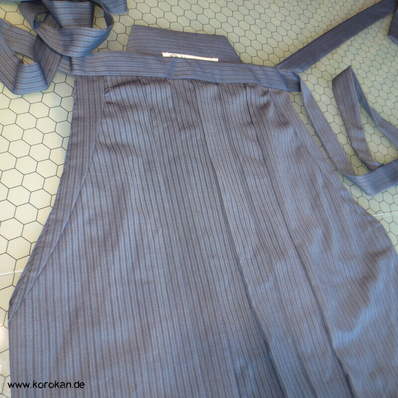 klassische Hakama  - Umanori Hosentyp - neu  - gestreifte Cool Wool