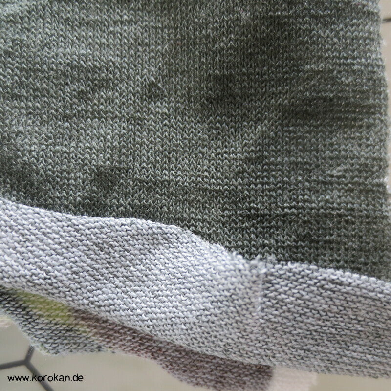abstrakte Pfingstrosen in oliv Viscose Jersey