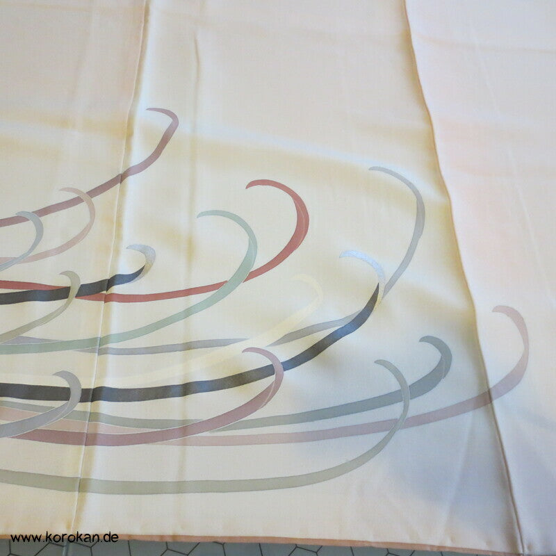 Rangiku Chrysantheme Homongi Kimono, blassrosa