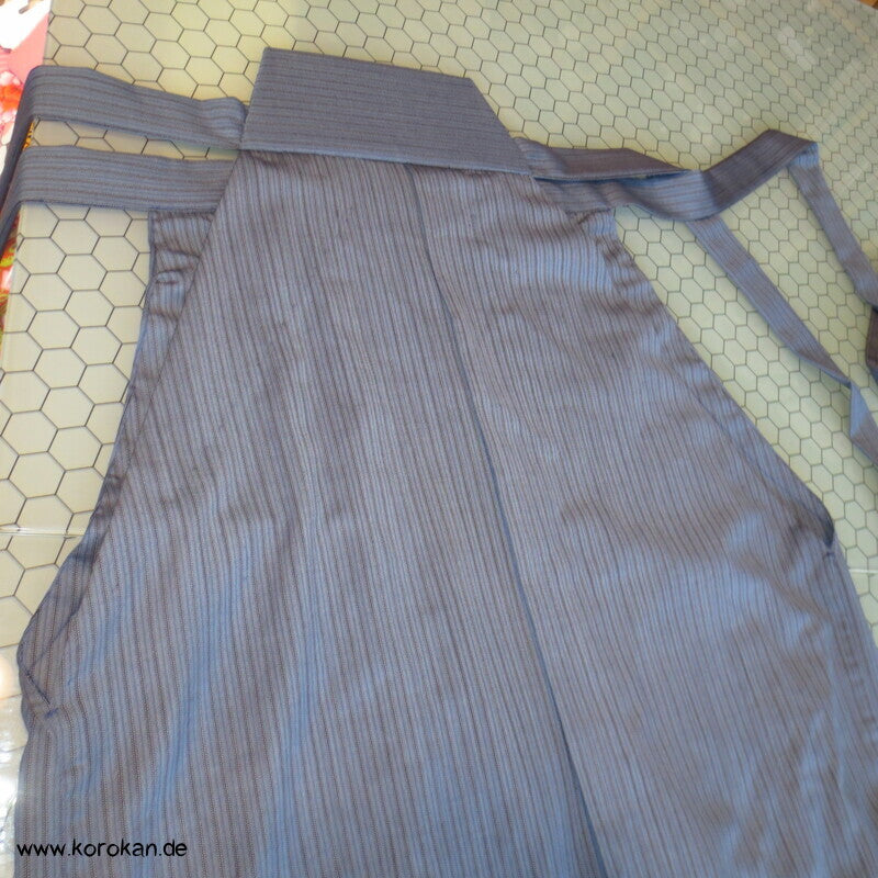 klassische Hakama  - Umanori Hosentyp - neu  - gestreifte Cool Wool
