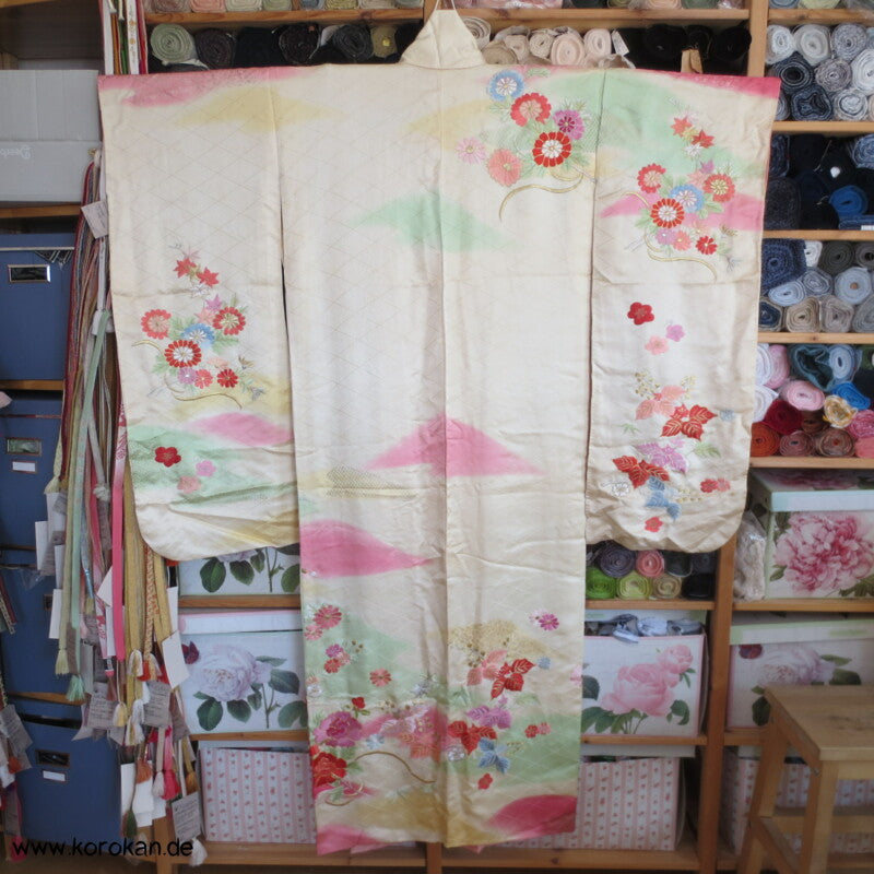 Pastell Bokashi Seide mit Blumen Stickereien Seidendamast Furisode