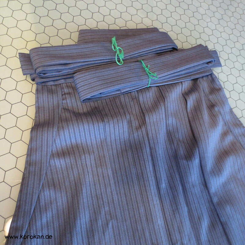 klassische Hakama  - Umanori Hosentyp - neu  - gestreifte Cool Wool