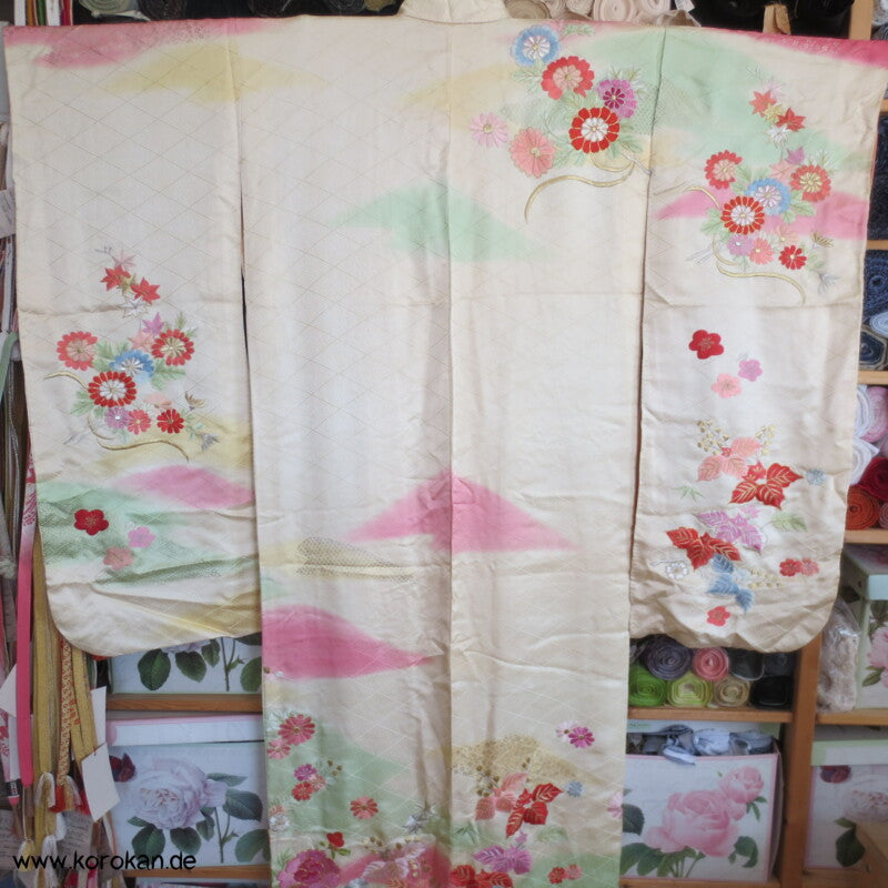 Pastell Bokashi Seide mit Blumen Stickereien Seidendamast Furisode