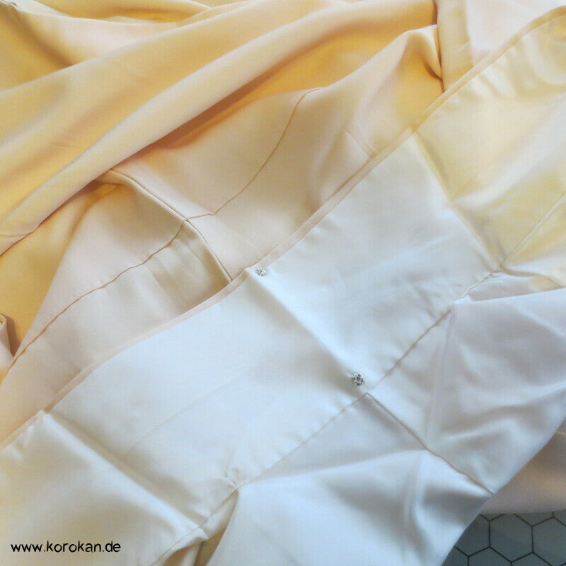 Rangiku Chrysantheme Homongi Kimono, blassrosa