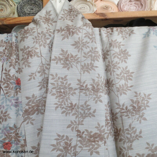 gedruckte Zweige Oshima Tsumugi Seiden Kimono