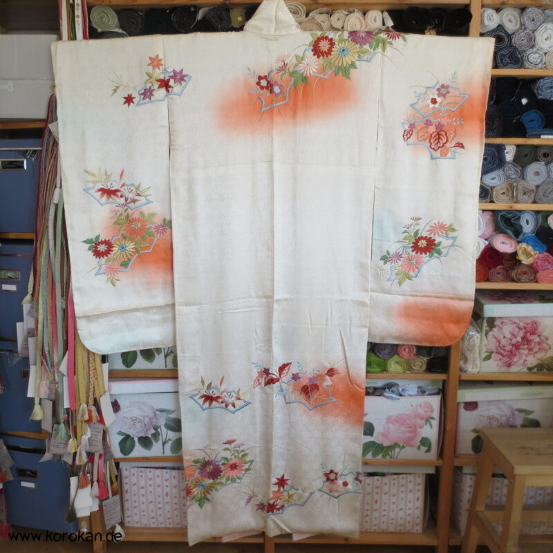 Sonnenaufgang, 4 Jahreszeiten Stickereien Furisode Seiden Kimono