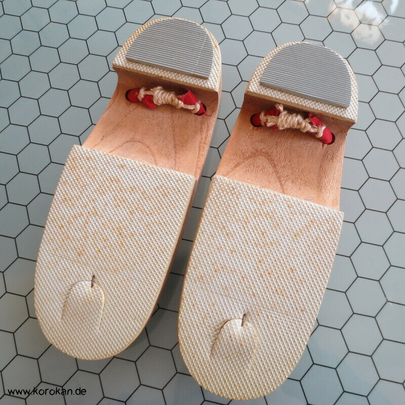 Vintage unbenutzte Geta für Frauen - geschnitzte Innensohle