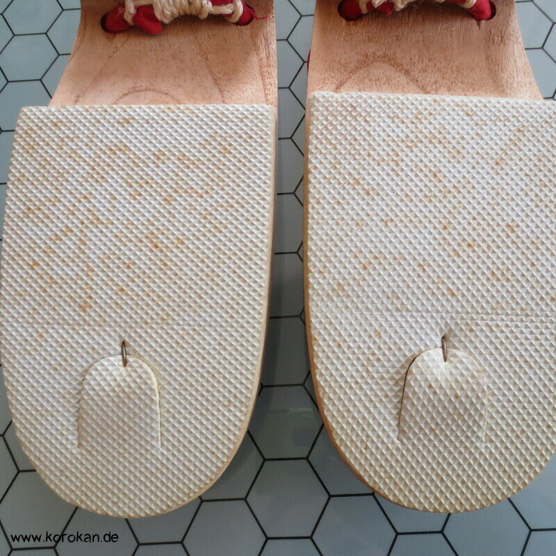 Vintage unbenutzte Geta für Frauen - geschnitzte Innensohle