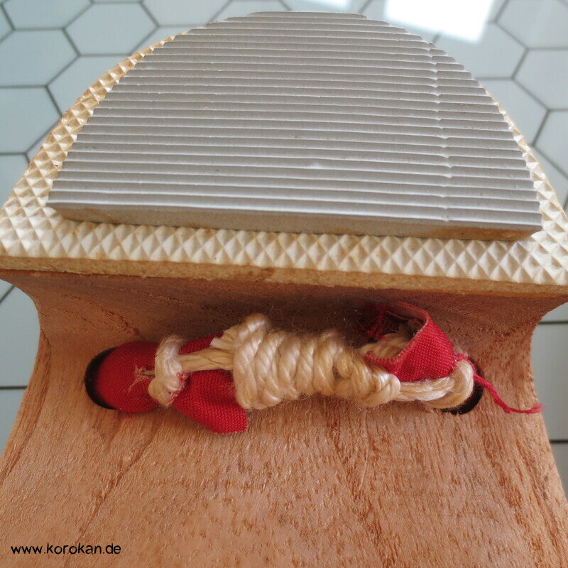 Vintage unbenutzte Geta für Frauen - geschnitzte Innensohle