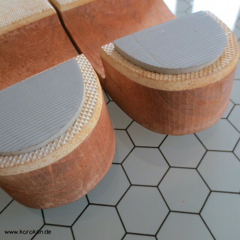 Vintage unbenutzte Geta für Frauen - geschnitzte Innensohle