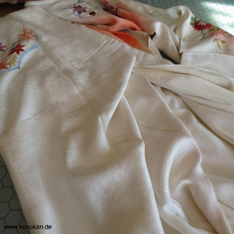 Sonnenaufgang, 4 Jahreszeiten Stickereien Furisode Seiden Kimono